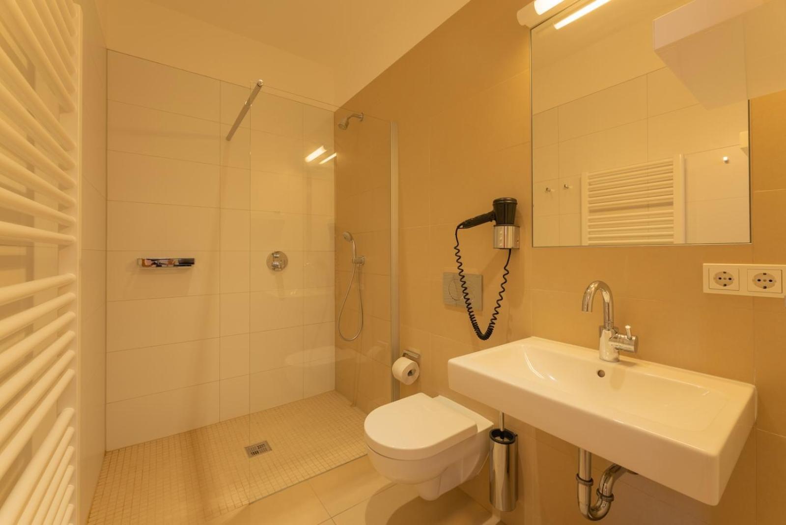 Biohotel Stiftsgut Wilhelmsgluecksbrunn Creuzburg Exterior photo
