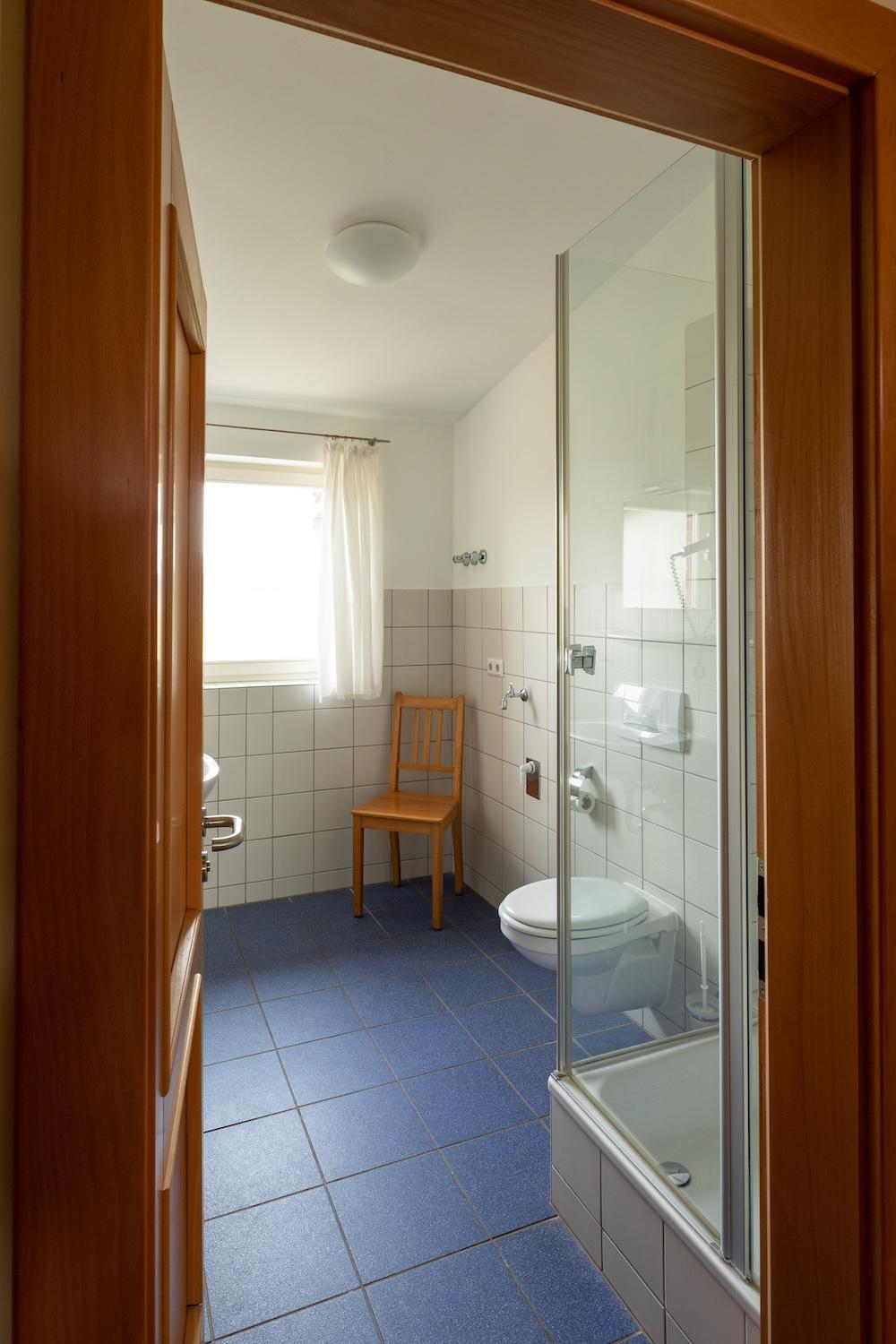 Biohotel Stiftsgut Wilhelmsgluecksbrunn Creuzburg Exterior photo