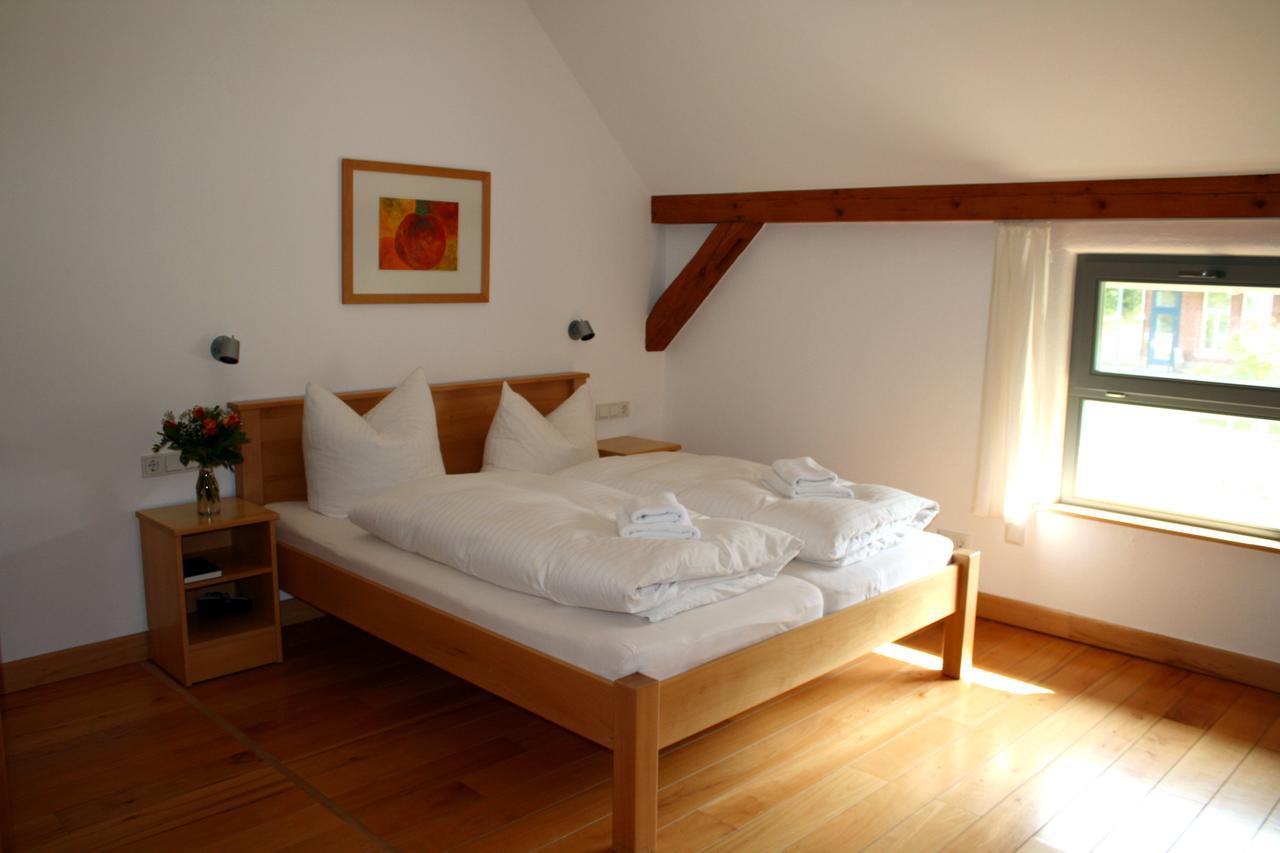 Biohotel Stiftsgut Wilhelmsgluecksbrunn Creuzburg Room photo
